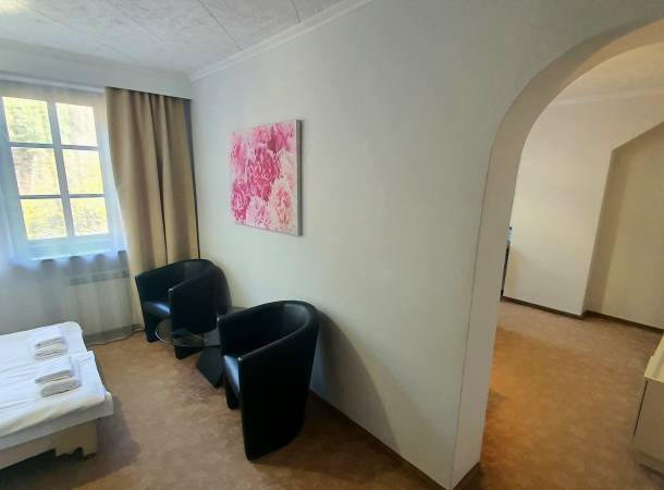 De Lux room for 4 people with sofa